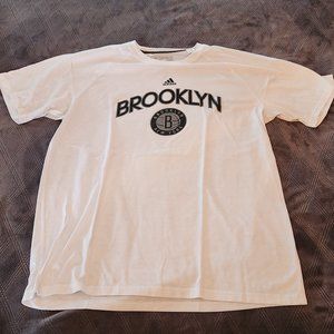 XL Adidas Brooklyn Nets T-shirt